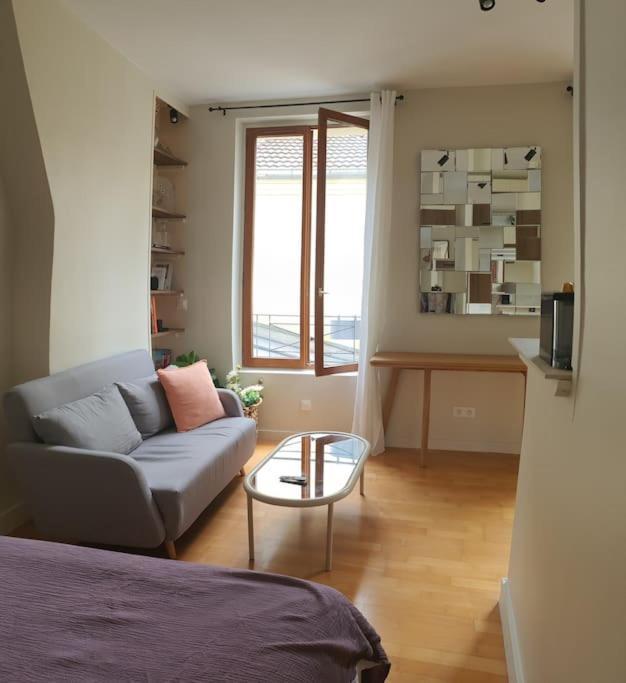 Studio Calme Et Ensoleille Entierement Renove Parijs Buitenkant foto
